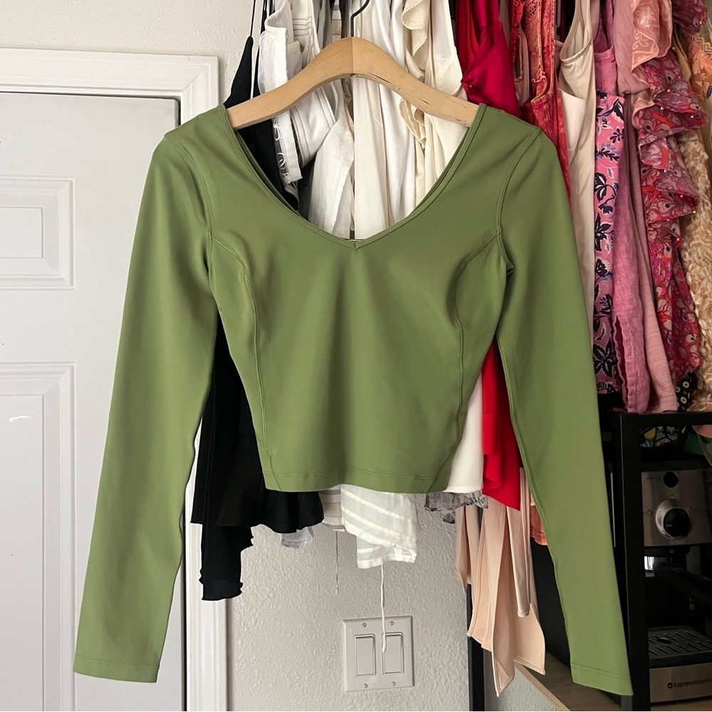 LULULEMON ATHLETICA olive army green scoop neck long sleeve cropped athletic top